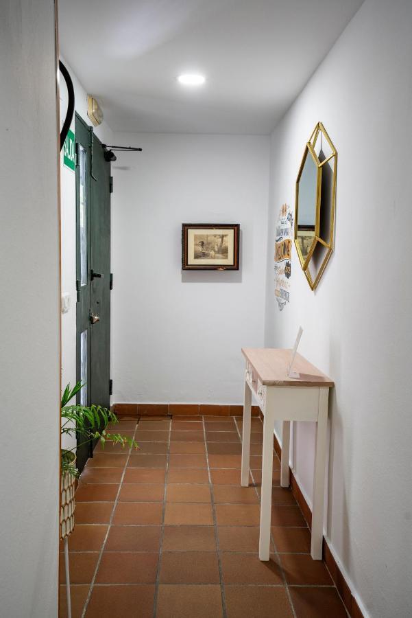 Hostal Plaza De Italia Caces Екстериор снимка