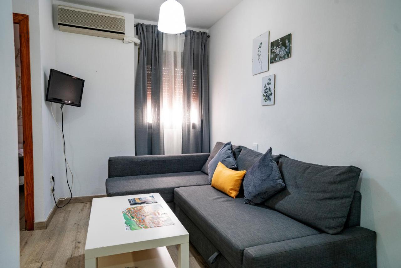 Hostal Plaza De Italia Caces Екстериор снимка