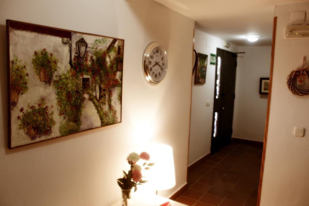 Hostal Plaza De Italia Caces Екстериор снимка